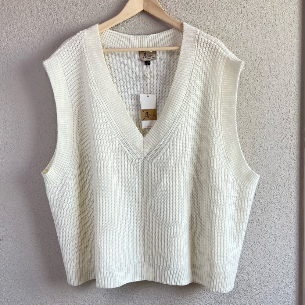 Crochet oversized cream vest
